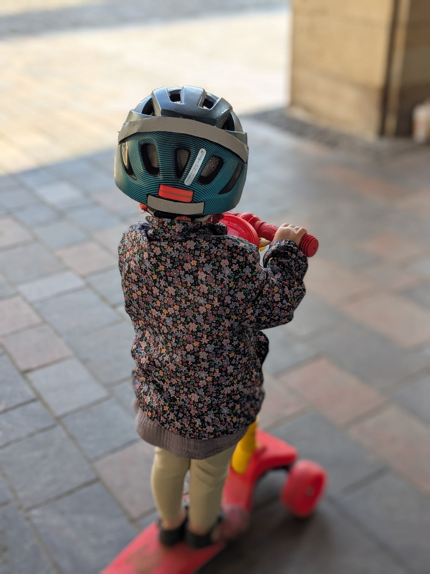 Helmaufkleber safeTASTIC